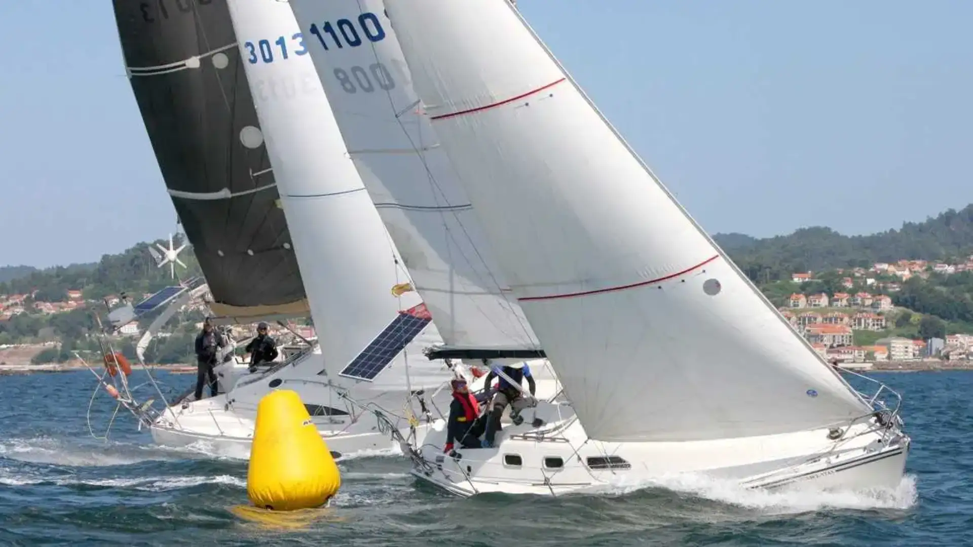 De regatas por Bouzas, La Coruña, Hyères, Valencia, Barcellona