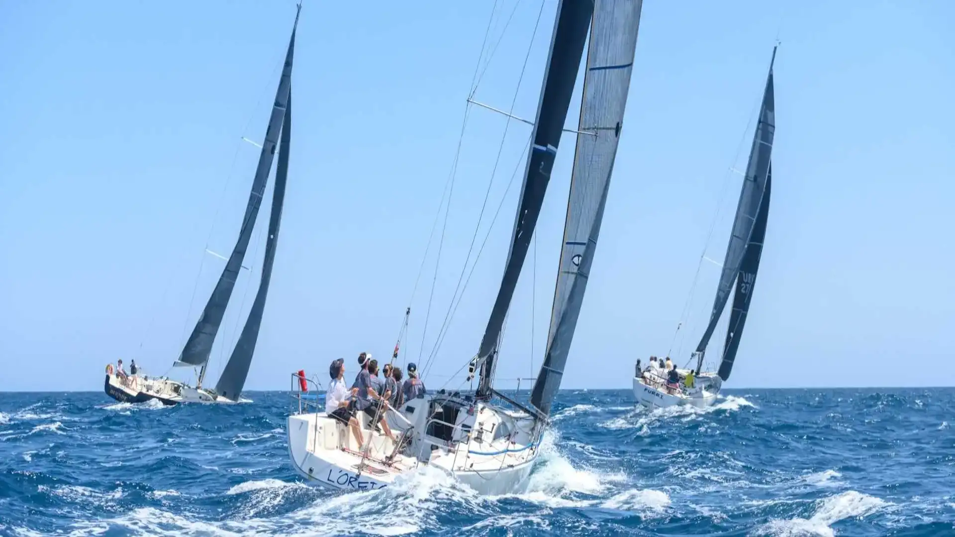 33 navi sulla Tramuntana Route che inizia a Port Balís