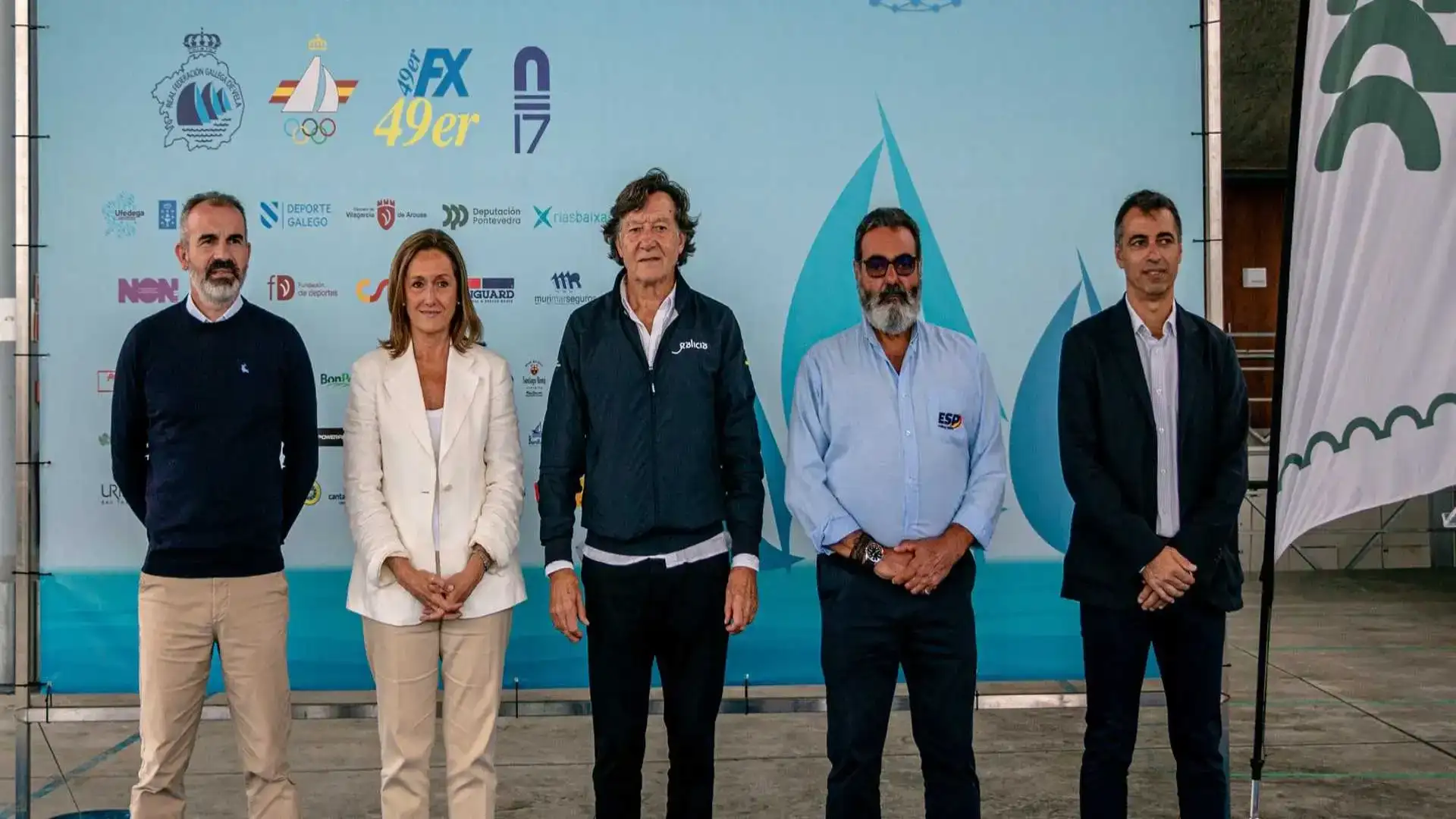 Mundial juvenil de 49er, 49er FX e Nacra 17 na ria de Arousa