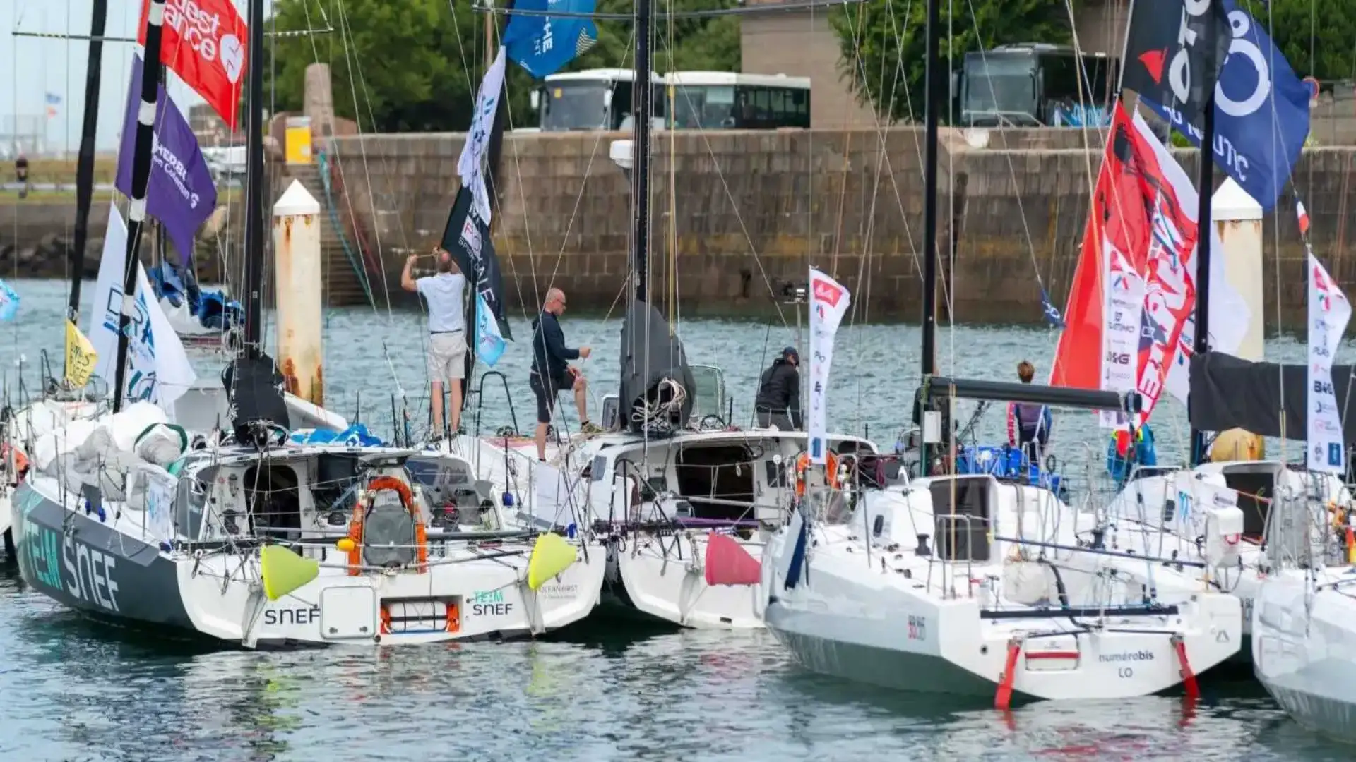 De regatas por Cherbourg, La Trinité-sur-Mer, Canárias, San Pedro del Pinatar