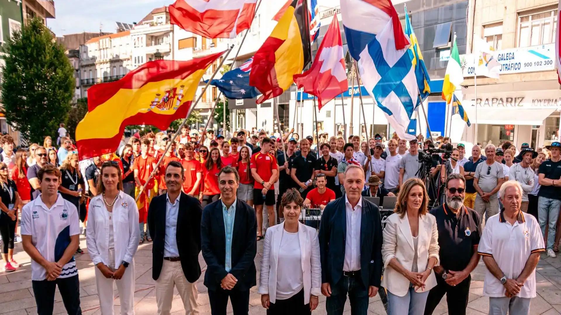 De regatas por Vilagarcía de Arousa, Cherbourg, La Trinité-sur-Mer