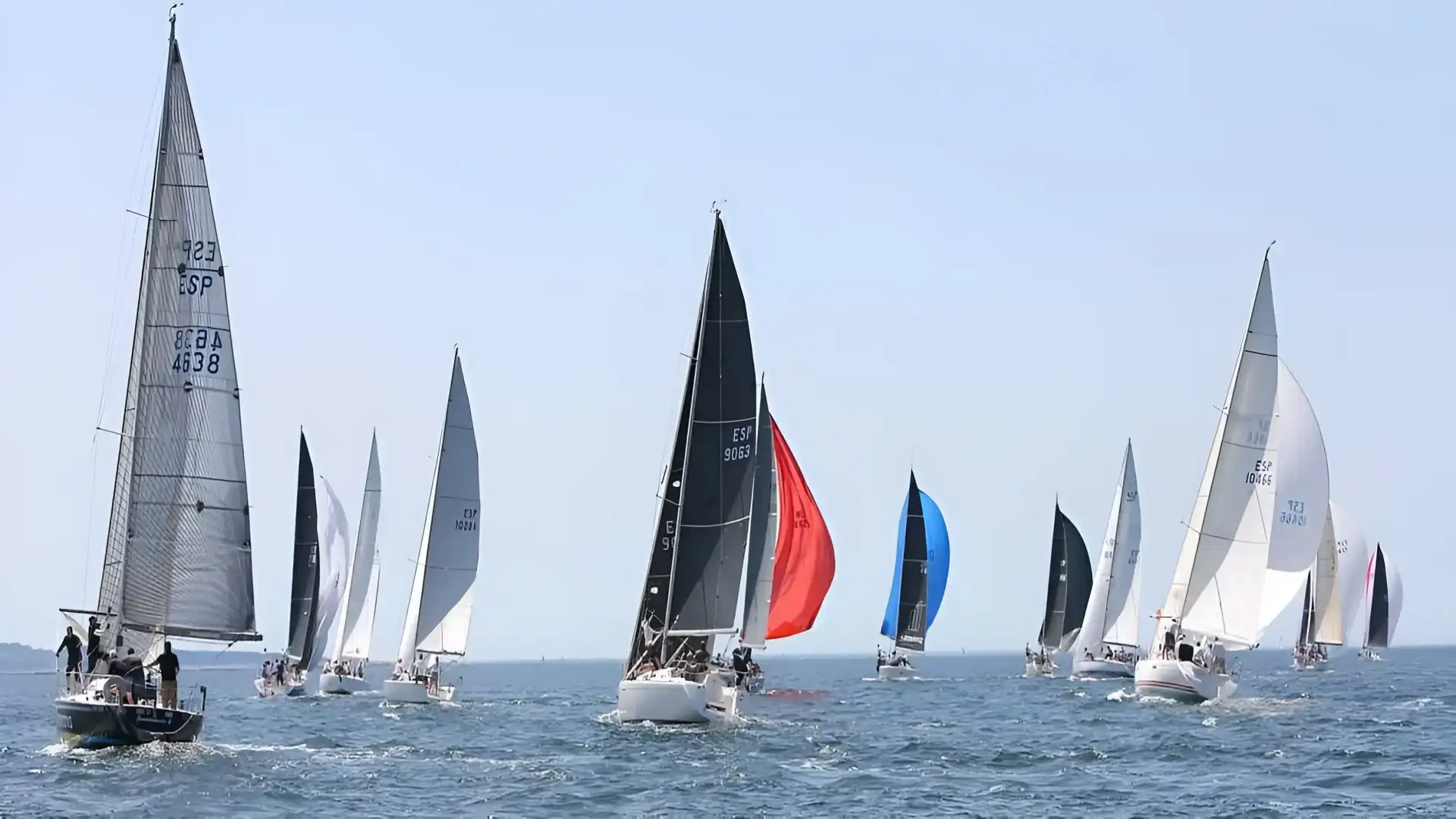 De regatas por Rías Baixas, Torrevieja, Barcelona, Almeria