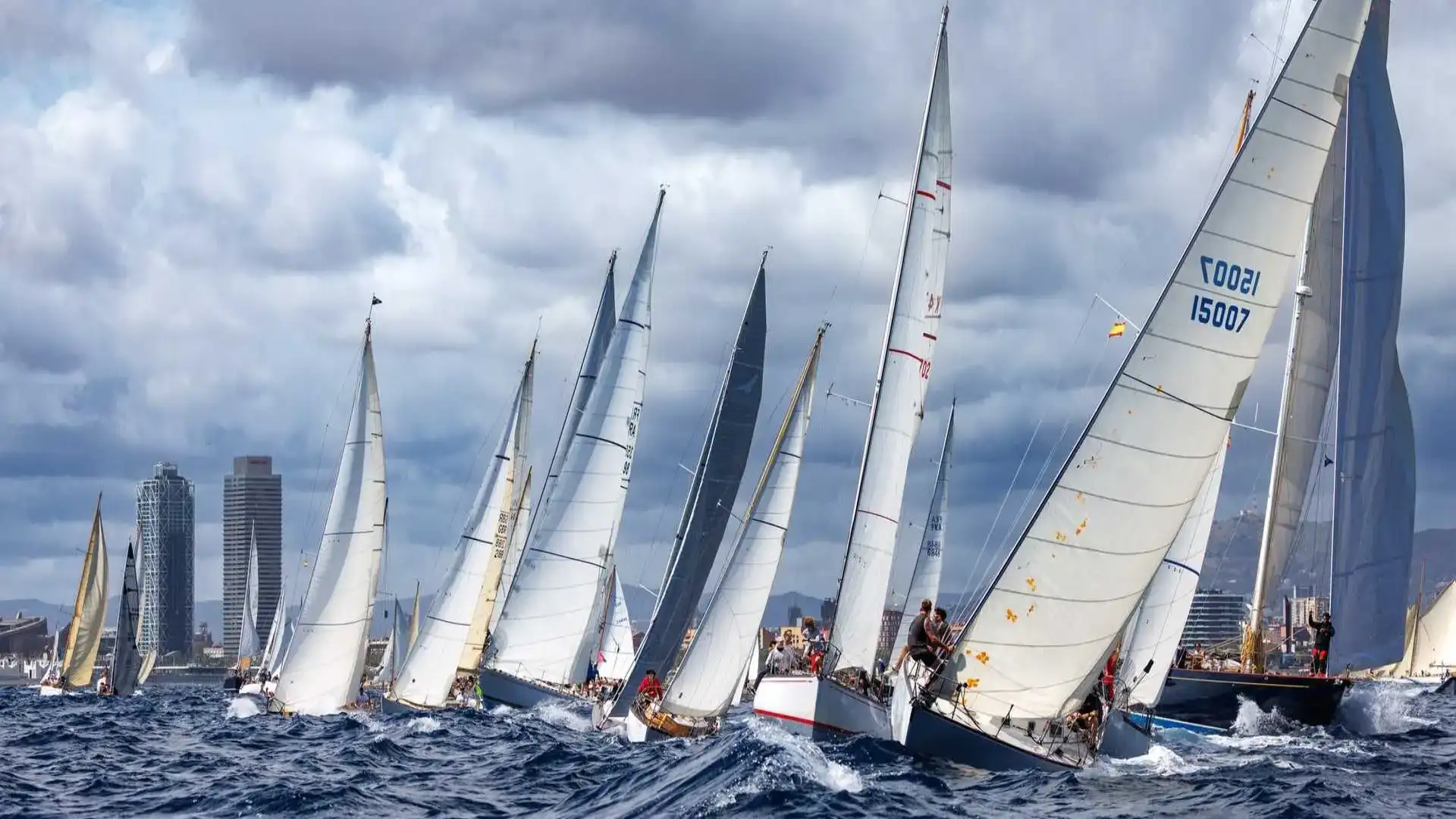 De regatas por Barcelona, Baiona, Ibiza, Almeria