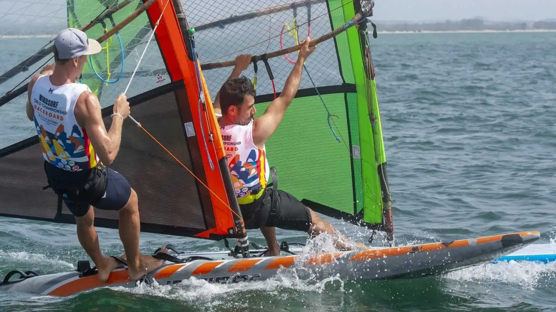 Mundial de Raceboard: primeiro dia de regatas na baía de Cádiz
