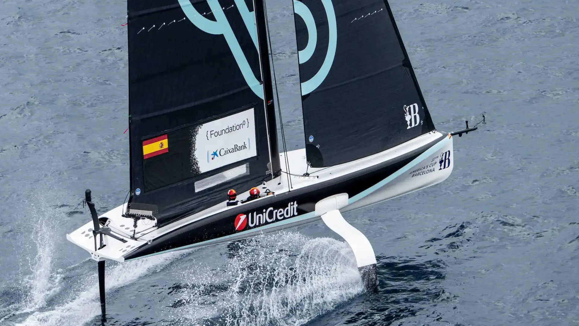 De regatas com a Young AC, Ibiza, Optimist em Barcelona, Torrevieja e Villagarcía