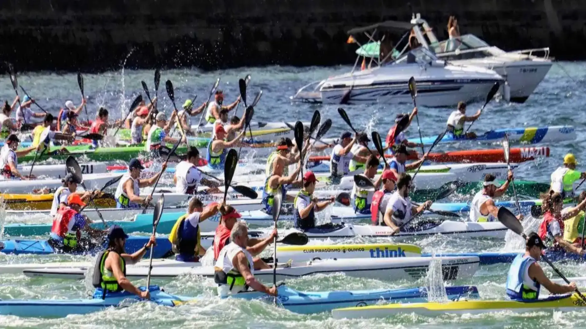A Semana Abanca chega a Sanxenxo com a Vila de Portonovo de Kayak de Mar