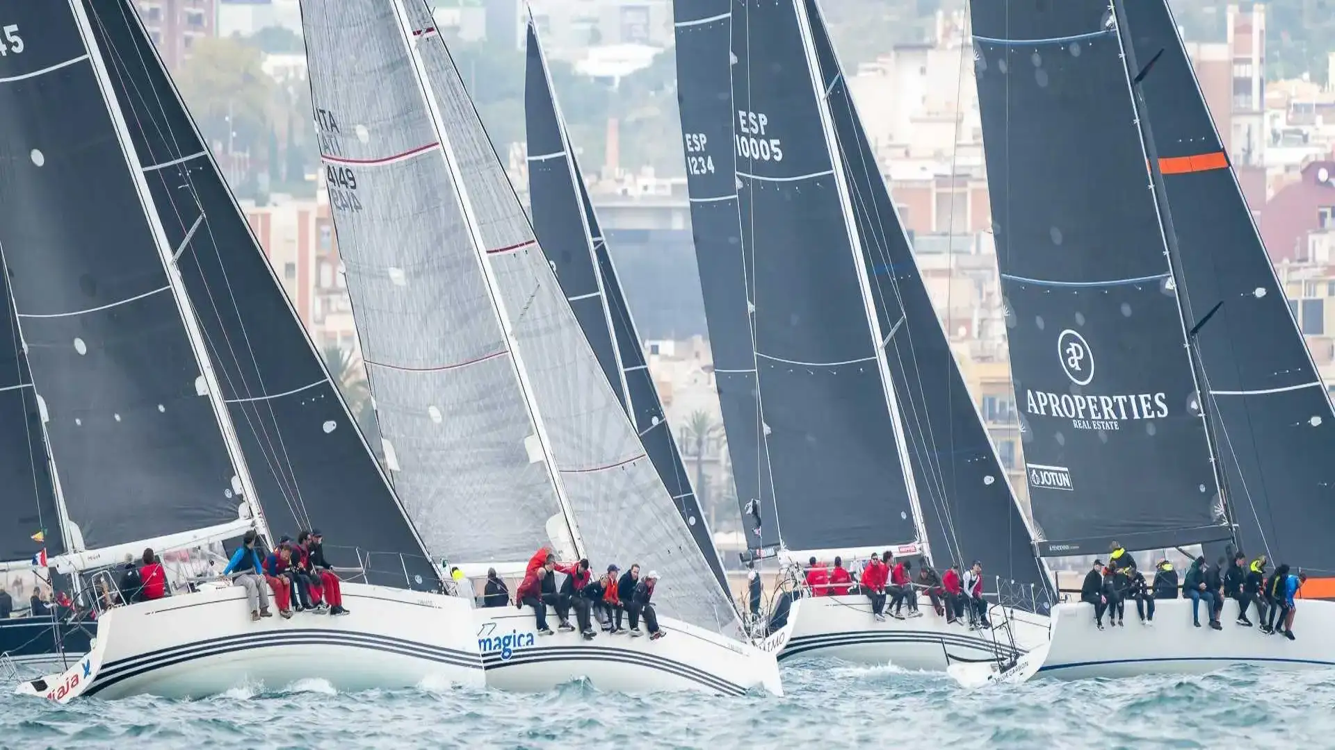 De regatas pela Golden de Badalona e o Troféu Sol Portocorrero em Almería