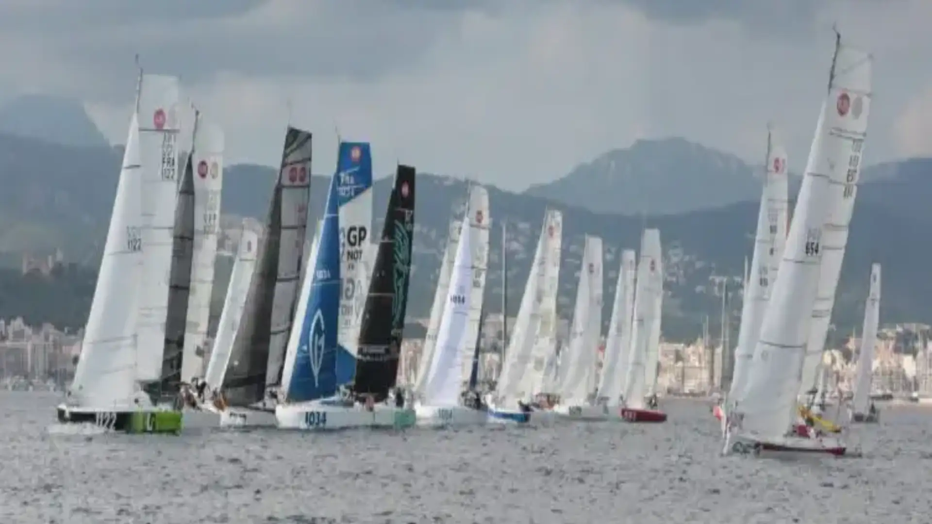 Mini 6.50 de Palma a Melilla, cruzeiros em Bouzas, 420 em La Coruña, J80 em Baiona