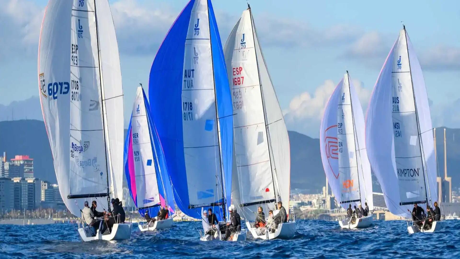 Barcelona com os J70 e os Waszp, a Palamós Christmas Race abre a 29er EuroCup 2025