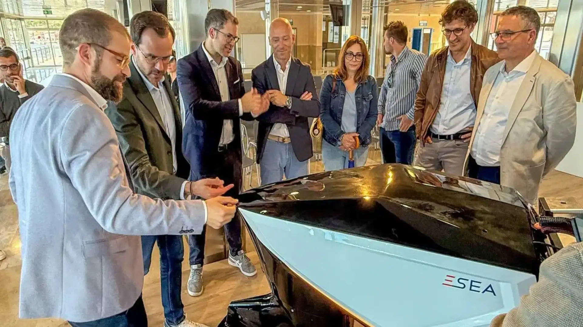 O primeiro propulsor fora-borda elétrica de alta gama apresentado em Menorca