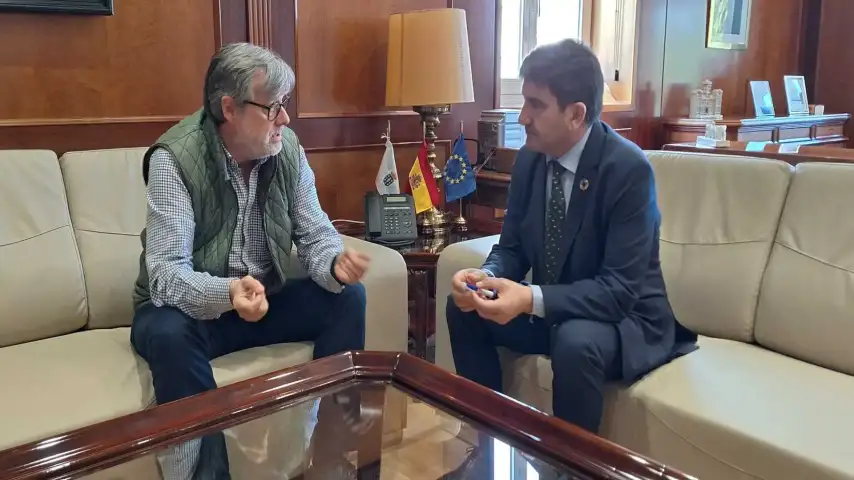 Meeting of the President of Asnauga with the delegate of the Government