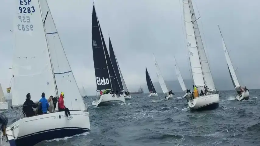 Urpabaz vince a Ares, Crociere e 6m a Sanxenxo, campione andaluso di Páez Catamarano