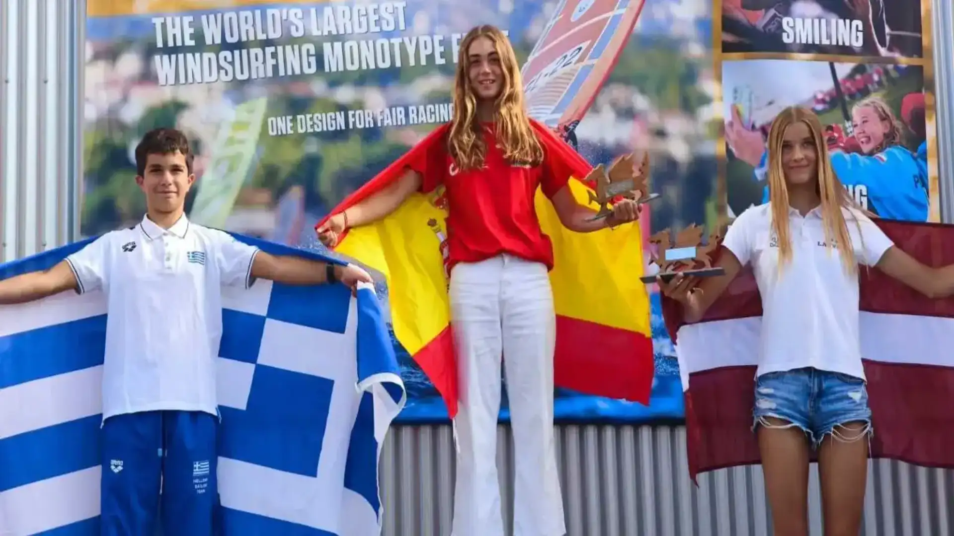 La coureuse Olivia Sanchez del Náutico de Sevilla valide de nouveau sa Coupe du Monde Sub15 Techno