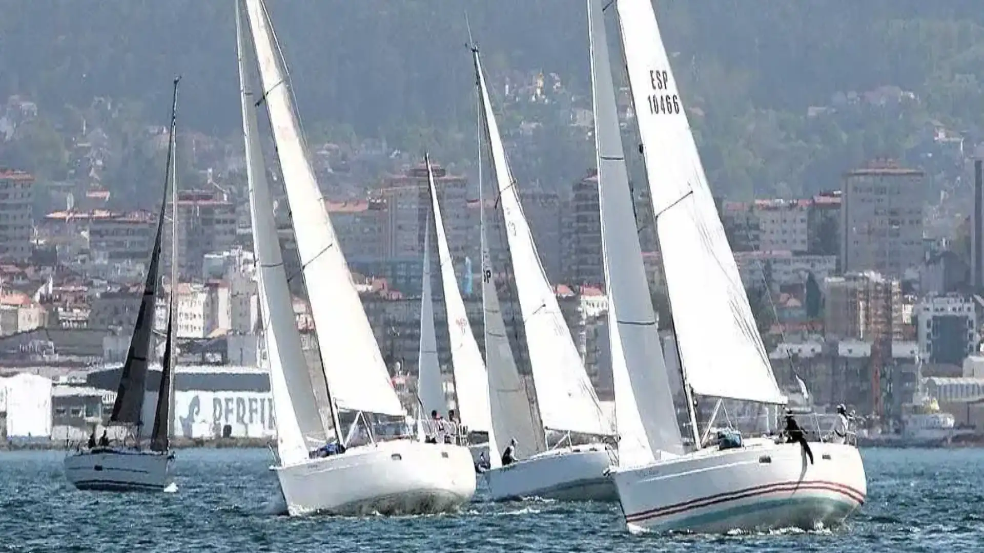 Averto del Liceo de Bouzas la disposition à l'intérieur de la ria, pour éviter orcas