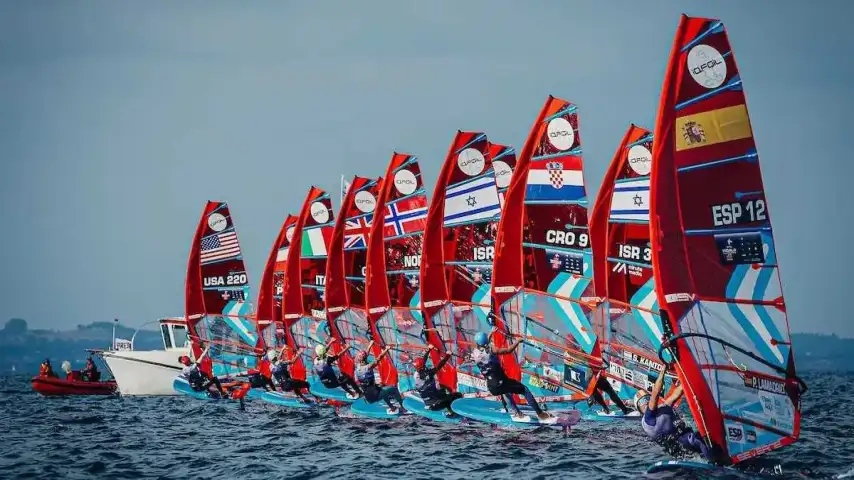 Começa em águas portuguesas o Mundial Sub23 de iQFoil