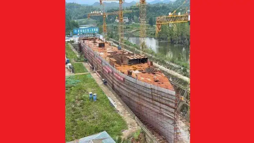 A réplica chinesa do Titanic ou um sinfin de informações sobre projetos faraónicos