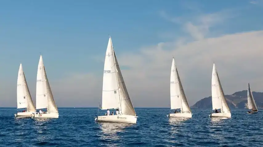 In Getxo began the CDCP of Cruises and in Vigo the Excellence Cup Optimist