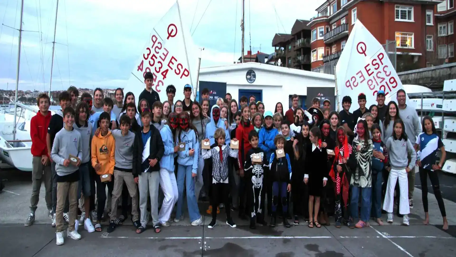 Finished the Halloween Light Sailing Trophy at the Abra de Vizcaya