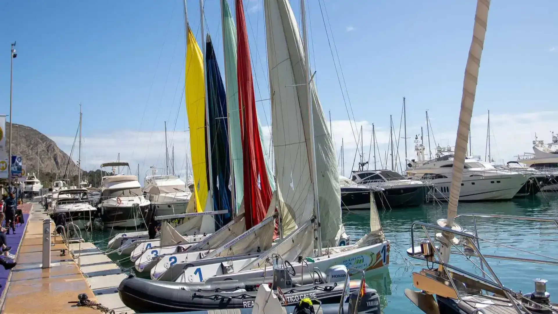 Le manque de vent empêche le départ de la Coupe des femmes Greenwich