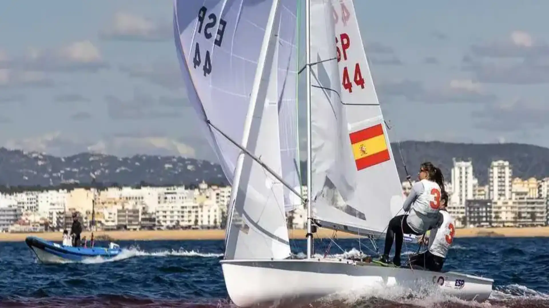 Mas und De Maqua nähern sich dem Podium der 470 Europäer in Vilamoura