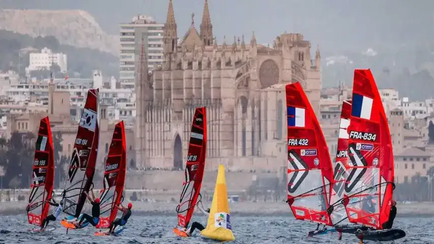 Princess Sofia Vela Olympic 2 Wind, iQFOiL e Formula Kite in acqua